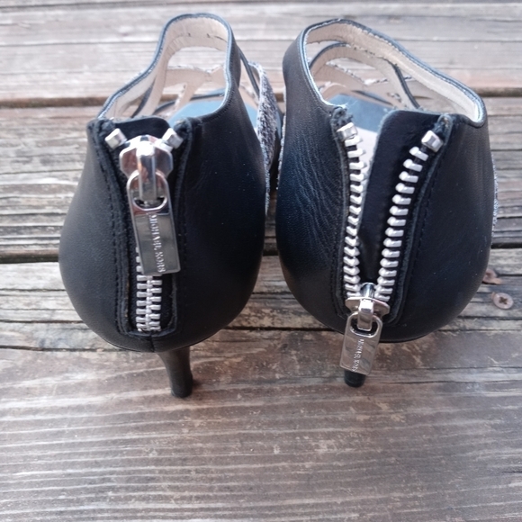 Michael Kors Women's 3" Heel Black Strap Snake Leather Back Zip 9M. 251pm - Picture 7 of 10